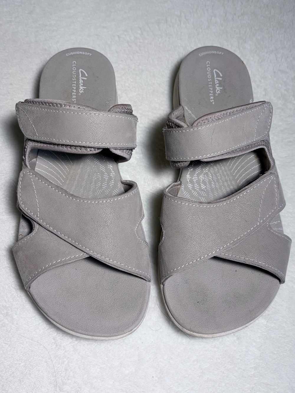 Clarks Women's Light Gray Strappy Slide Sandals Sz 8